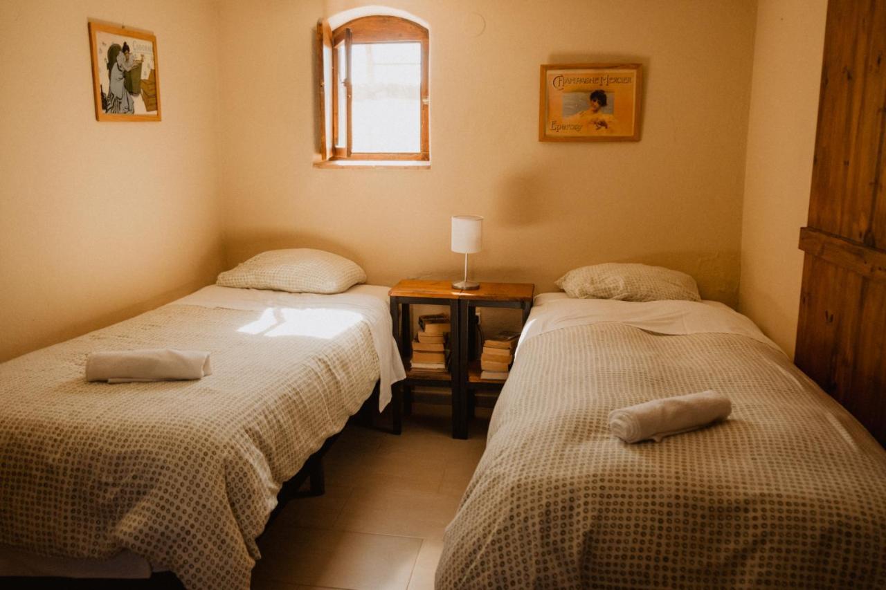 Cal Pau Cruset Guest House Torrellas de Foix Ngoại thất bức ảnh
