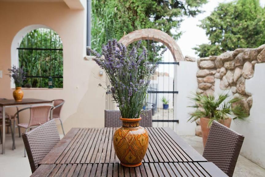 Cal Pau Cruset Guest House Torrellas de Foix Ngoại thất bức ảnh