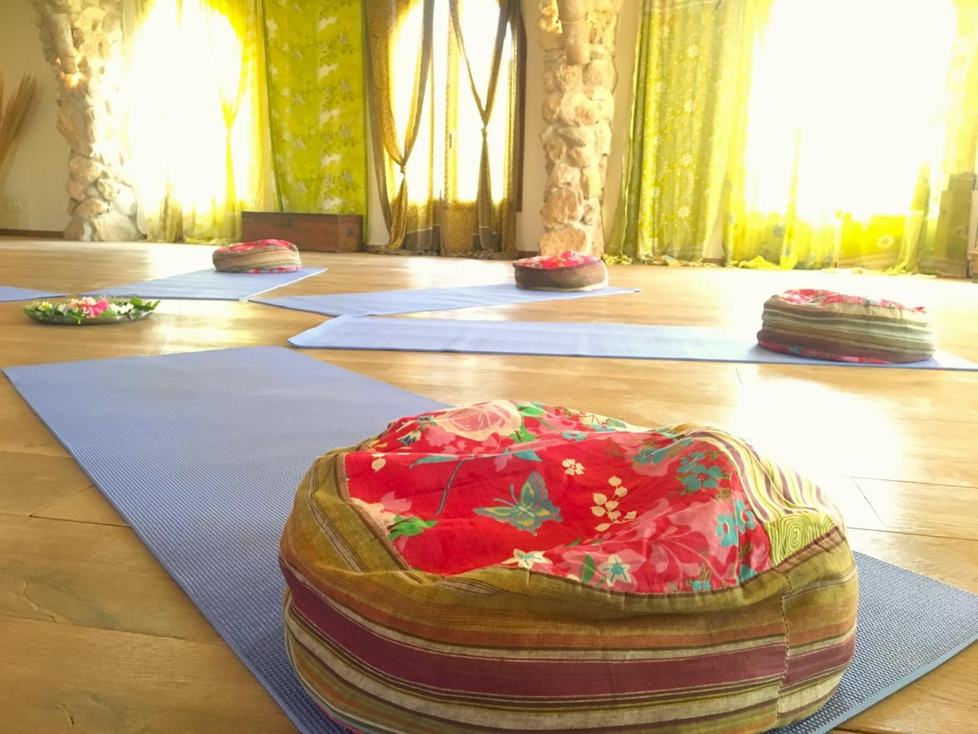 Cal Pau Cruset Guest House Torrellas de Foix Ngoại thất bức ảnh